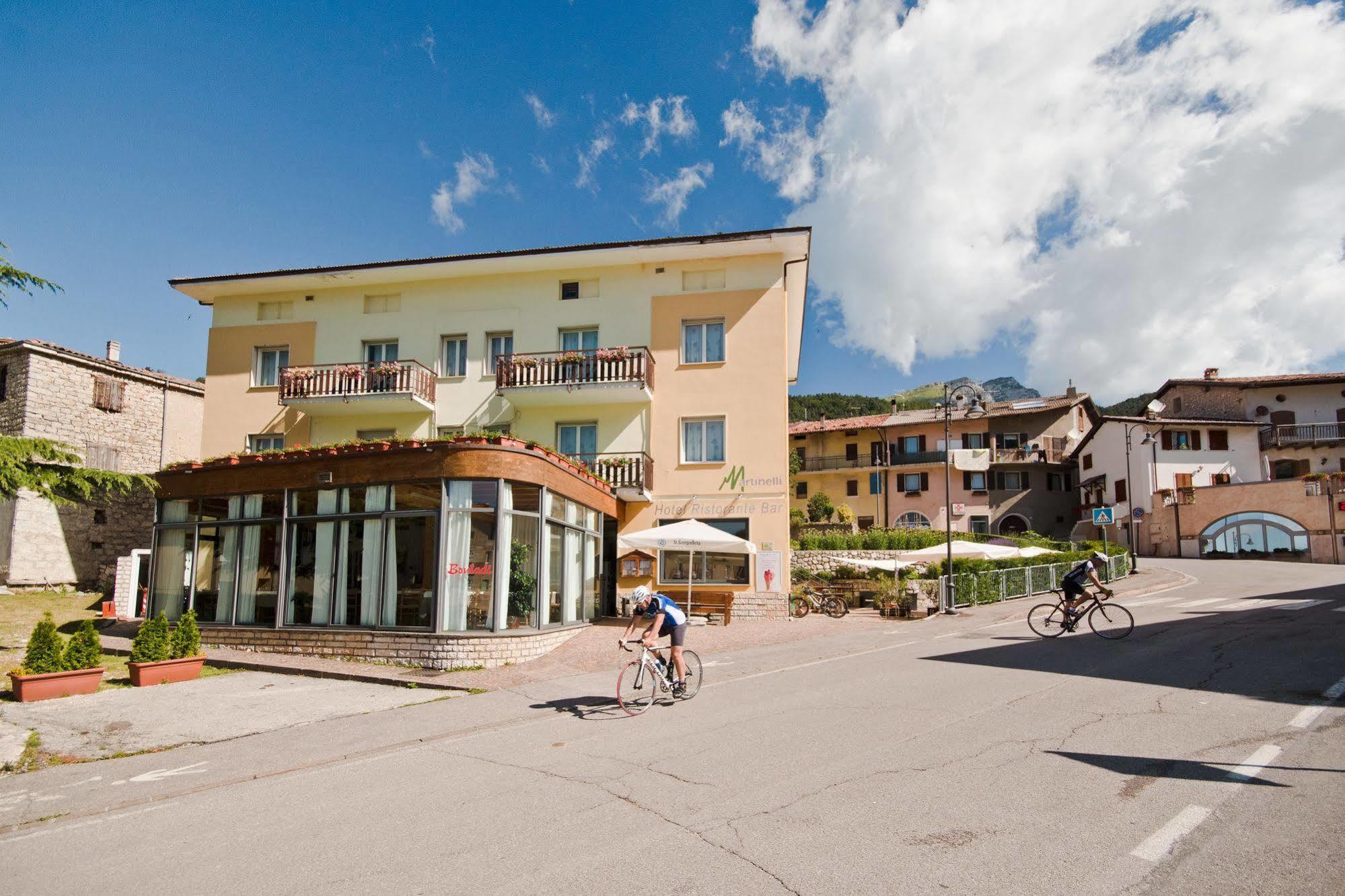 Hotel Martinelli Ronzo-Chienis Exterior foto